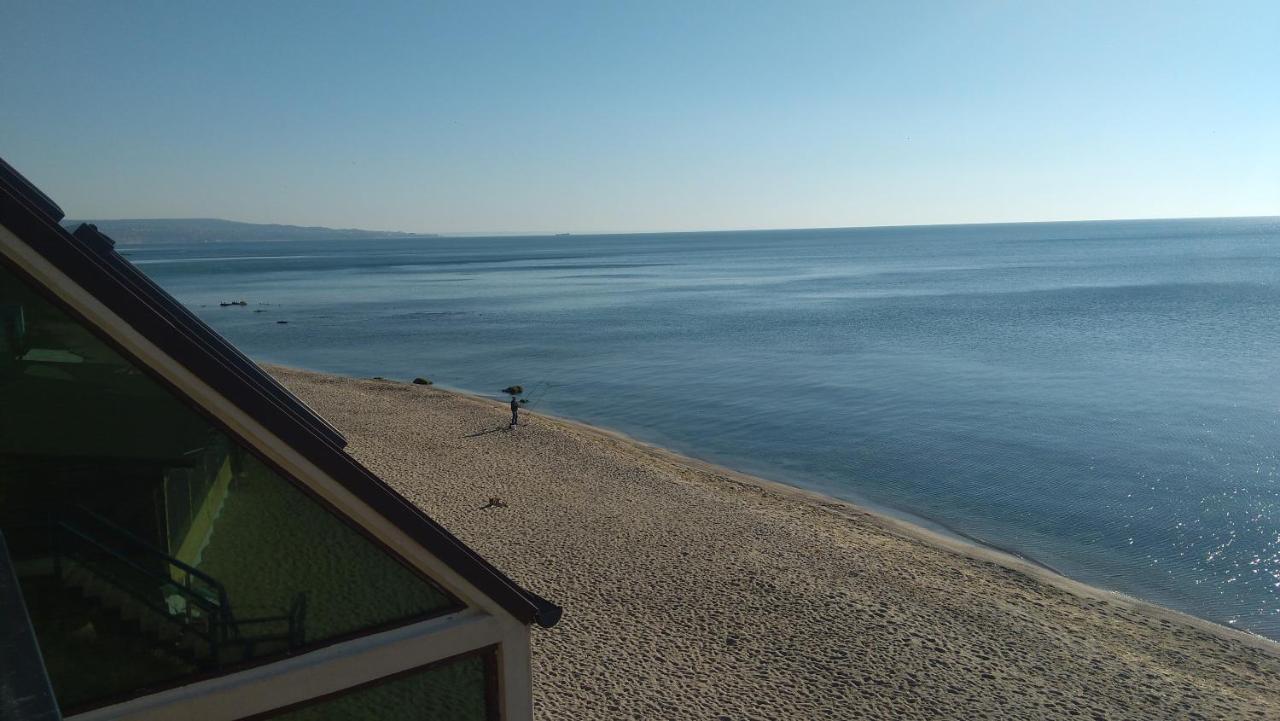 Hemingway Rooms In Happy Beach Varna Bagian luar foto