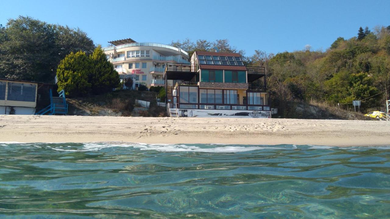 Hemingway Rooms In Happy Beach Varna Bagian luar foto