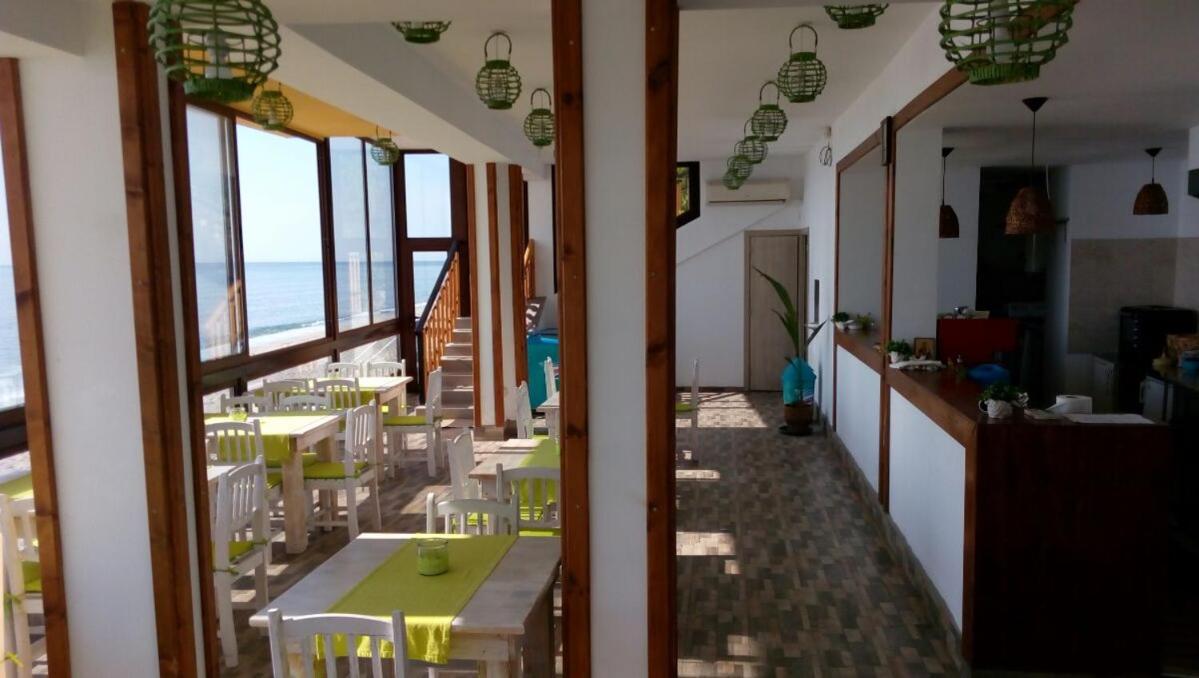 Hemingway Rooms In Happy Beach Varna Bagian luar foto