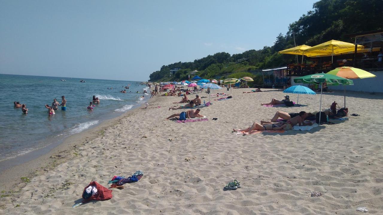 Hemingway Rooms In Happy Beach Varna Bagian luar foto
