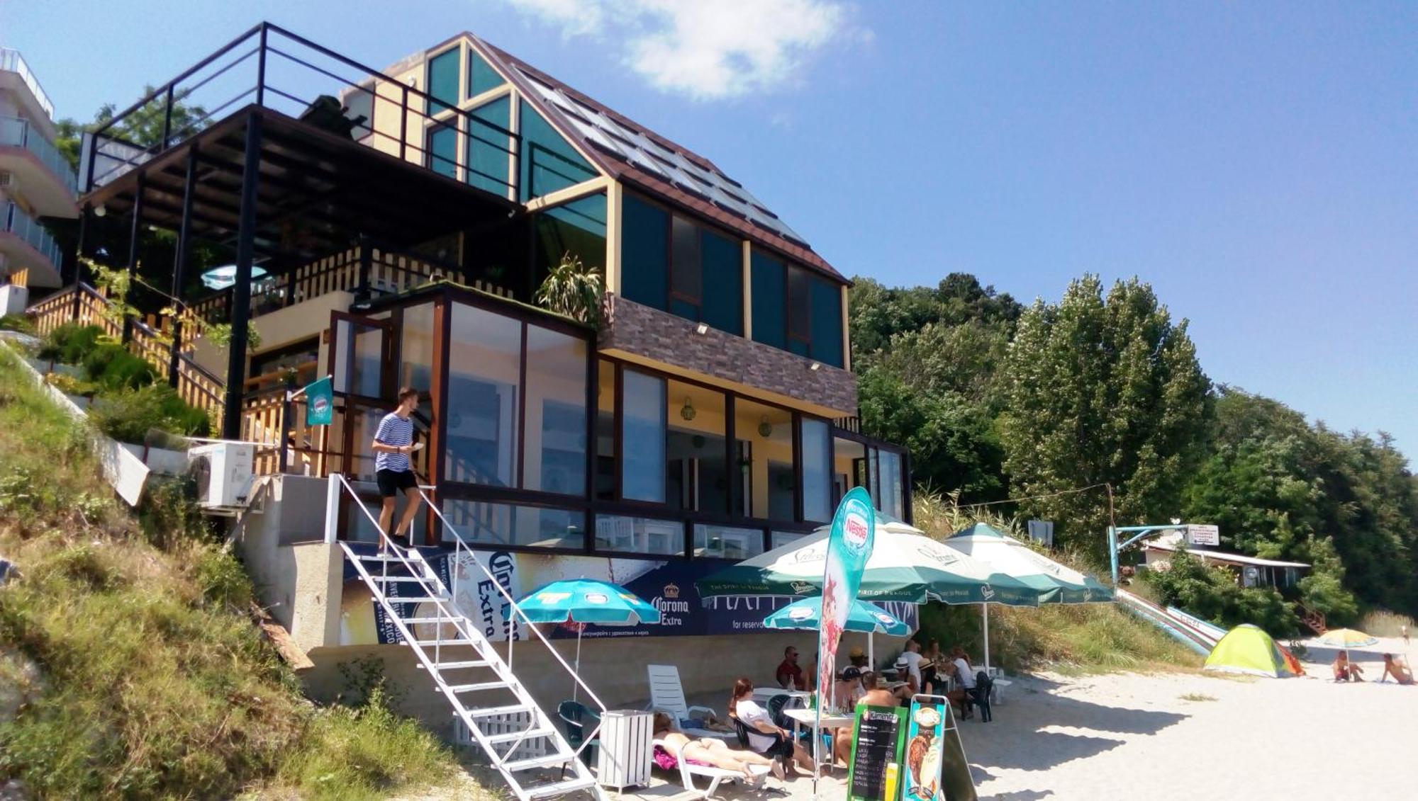 Hemingway Rooms In Happy Beach Varna Bagian luar foto