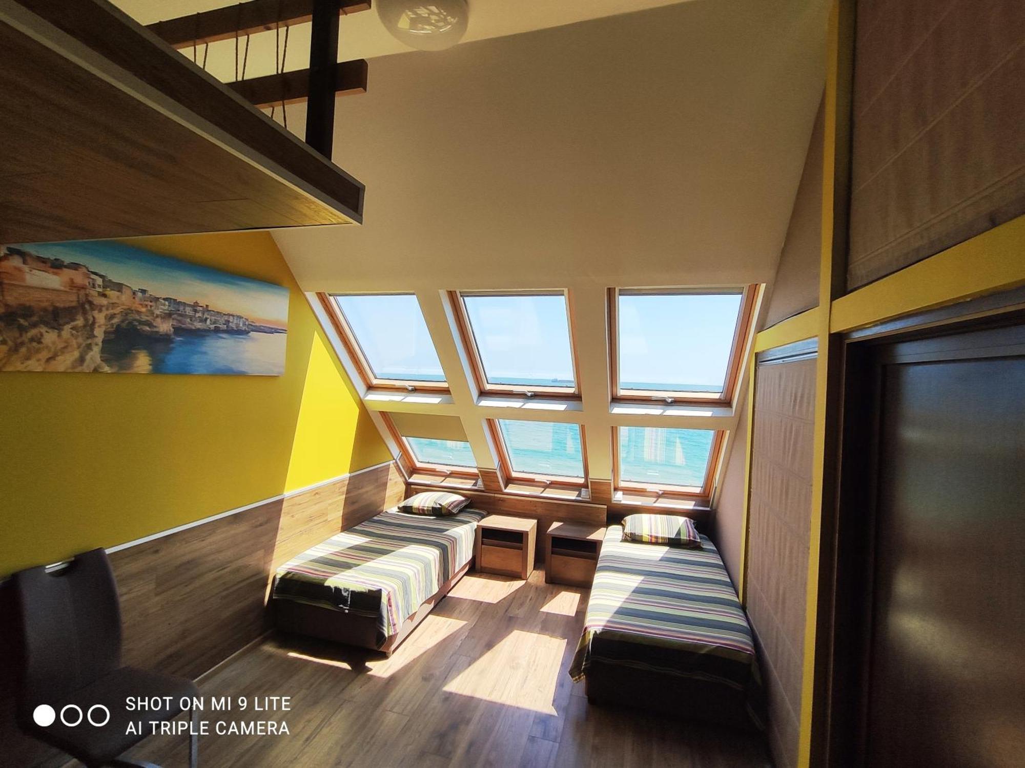 Hemingway Rooms In Happy Beach Varna Bagian luar foto