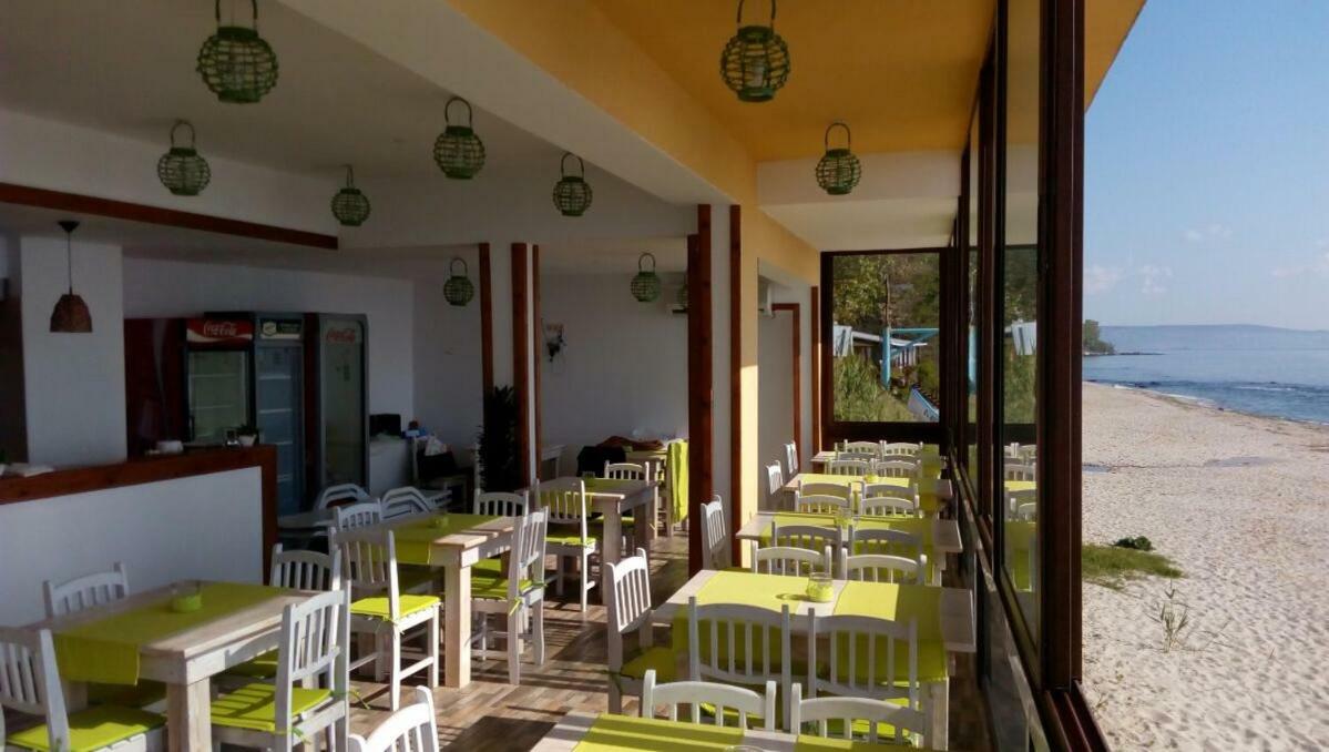 Hemingway Rooms In Happy Beach Varna Bagian luar foto